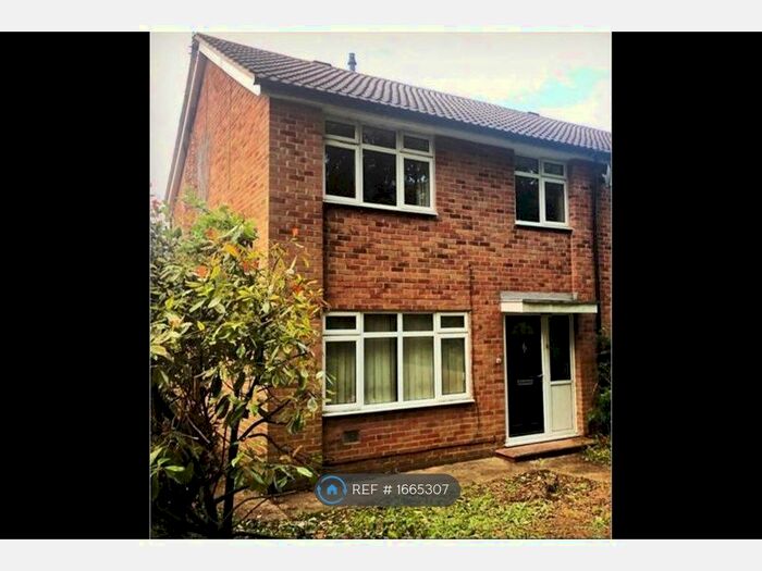 3 Bedroom End Of Terrace House To Rent In Nene Court, Oadby, Leicester, LE2