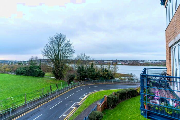 2 Bedroom Apartment To Rent In Keating Close, Rochester, Kent, ME1