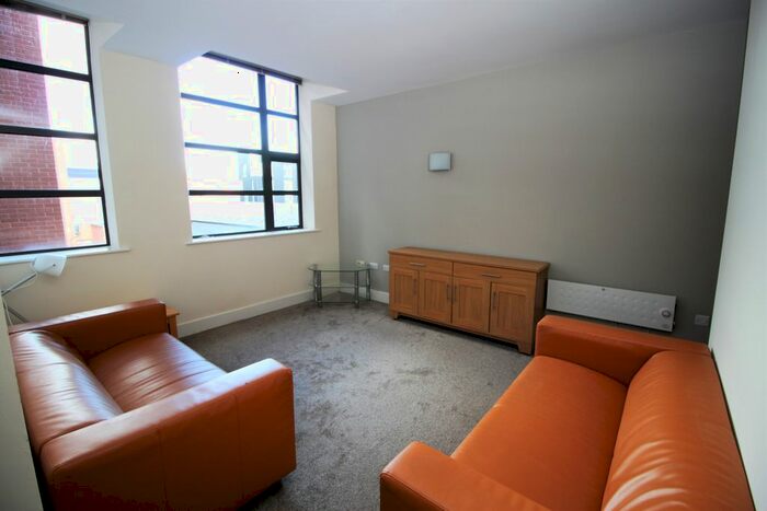 2 Bedroom Flat To Rent In Green Lane, Sheffield, Uk, S3