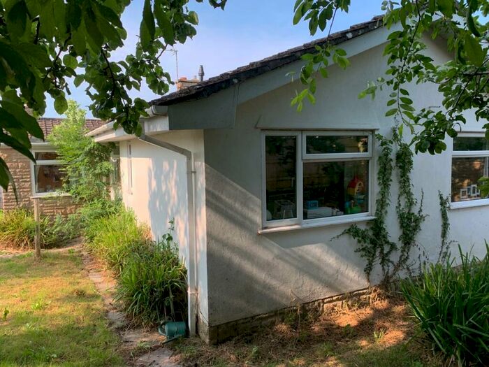 3 Bedroom Bungalow For Sale In St Andrews Road, Warminster, BA12