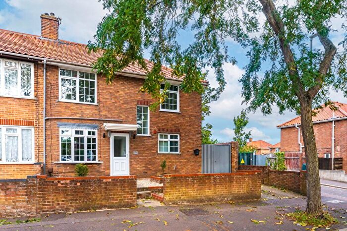 6 Bedroom Semi-Detached House For Sale In Cadge Road, Norwich, NR5