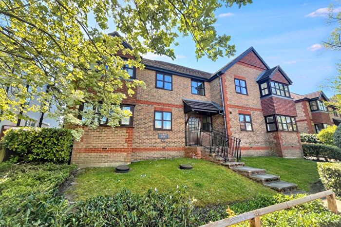 1 Bedroom Flat For Sale In Flat St Andrew’s Court, Dukes Ave, New Malden, Surrey, KT3