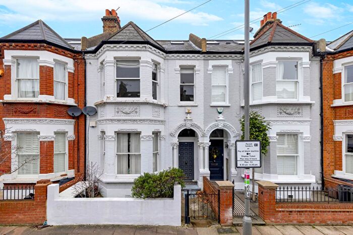 3 Bedroom Terraced House To Rent In Trefoil Road, Wandsworth, SW18