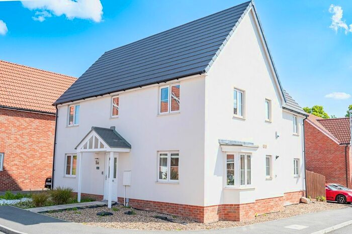 4 Bedroom Detached House For Sale In Ainsworth Drive, Felsted, Dunmow, CM6