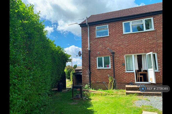 1 Bedroom Flat To Rent In Longwood Lane, Amersham, HP7