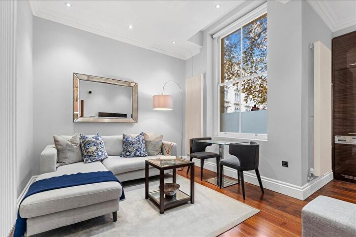 1 Bedroom Flat To Rent In Kensington Gardens Square, London, W2