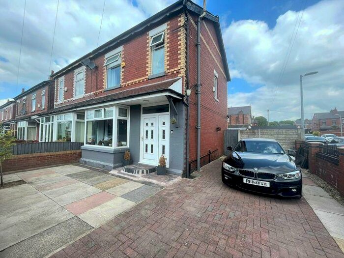 3 Bedroom Semi-Detached House To Rent In Cholmondeley Road, Salford, M6