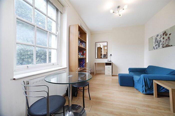 1 Bedroom Flat To Rent In Grays Inn Road, London, WC1X