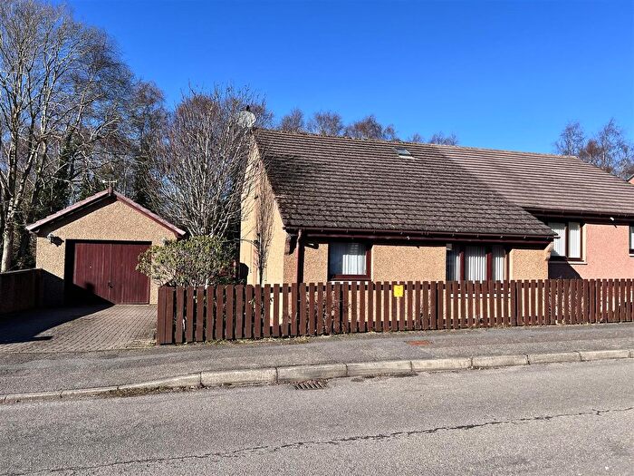 3 Bedroom Semi Detached House For Sale In Birchwood Place, Inshes Wood, Inverness, IV2