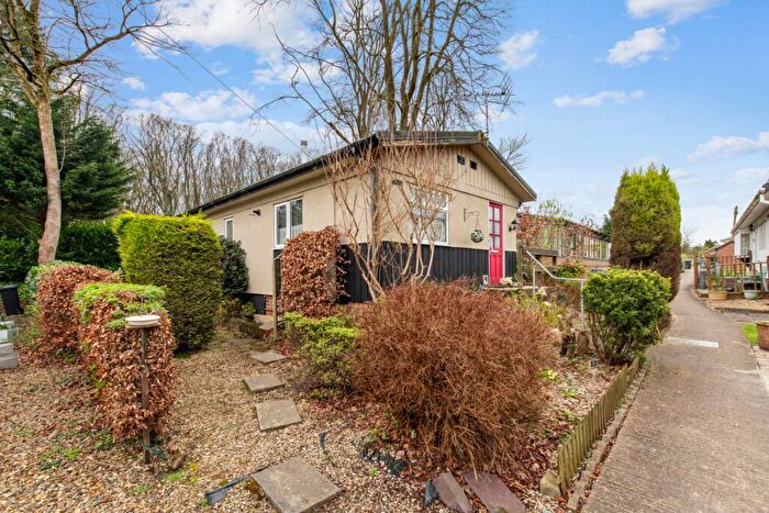 3 Bedroom Park Home For Sale In Beech Park, Chesham Road, Wigginton, HP23