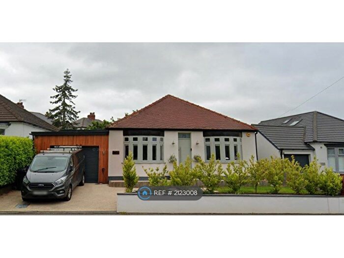 3 Bedroom Bungalow To Rent In Hutcliffe Wood Road, Sheffield, S8