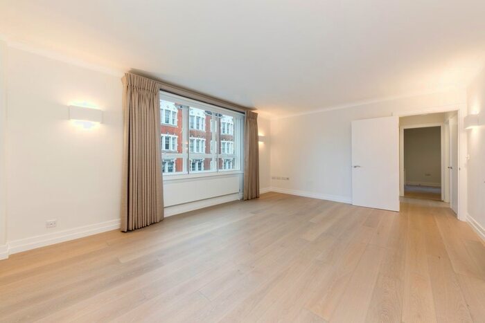 2 Bedroom Flat To Rent In Lower Sloane Street, London, SW1W