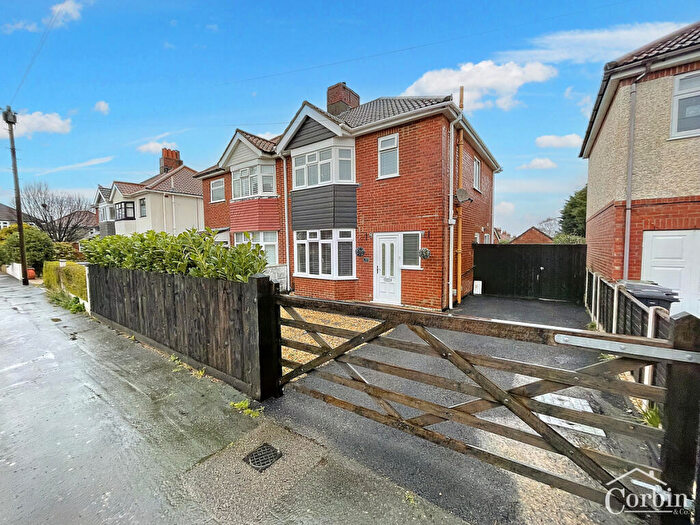 3 Bedroom Detached House For Sale In Claremont Road, Bournemouth, BH9