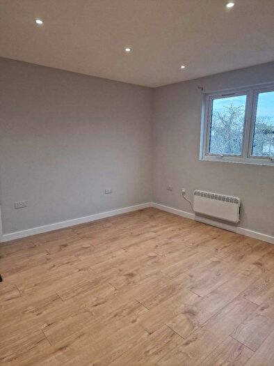 2 Bedroom Flat To Rent In Hillside Avenue, Wembley, Middlesex, HA9