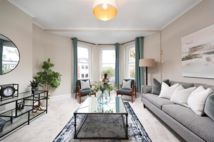 2 Bedroom Flat For Sale In Claremont Road, Bishopston, Bristol, BS7