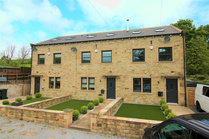 4 Bedroom Town House For Sale In Stansfield Mews, Lothersdale, BD20