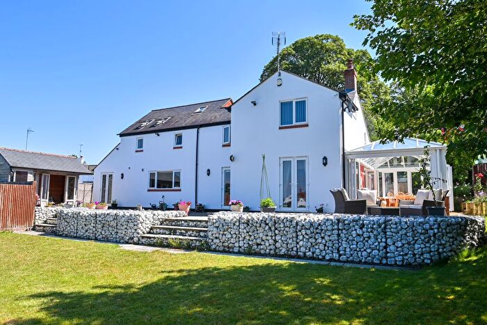 4 Bedroom Detached House For Sale In Pine Cottage, Aspley Hill, Woburn Sands, Milton Keynes, MK17