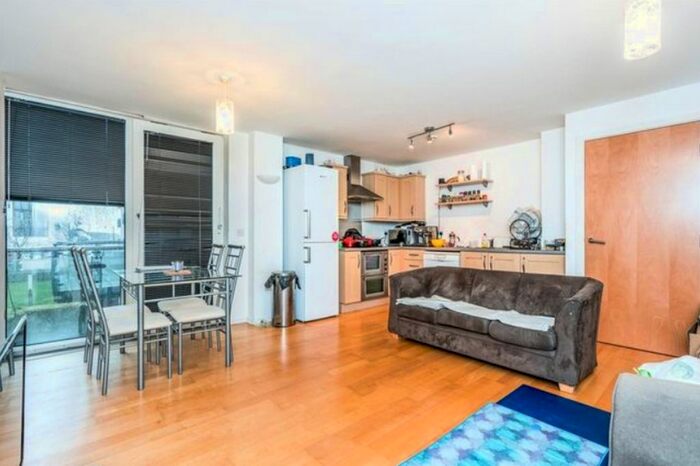 2 Bedroom Flat To Rent In Sirocco, Ocean Village, Southampton, SO14