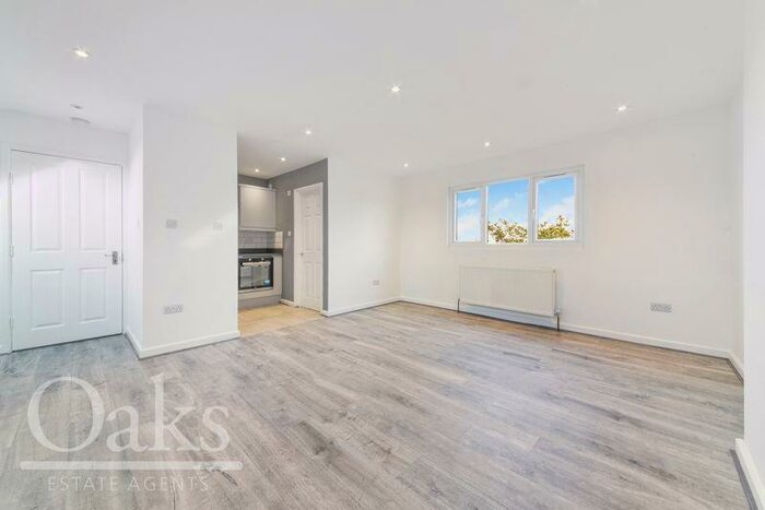 Studio To Rent In Thurlestone Road, West Norwood, SE27