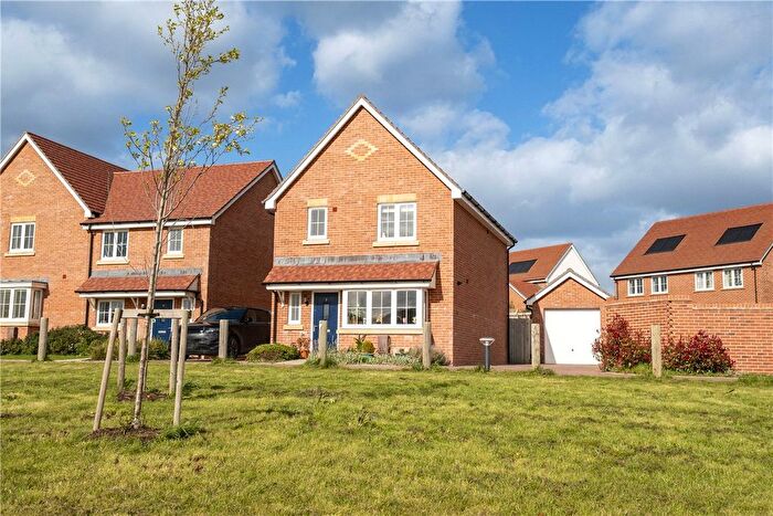 3 Bedroom Detached House For Sale In Field Close, Bishops Waltham, Hampshire, SO32