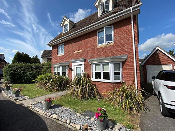 4 Bedroom Detached House To Rent In Kingsley Meadows, Wickford, SS12