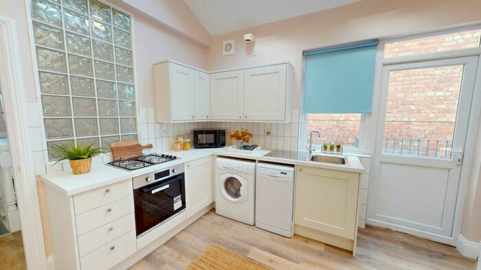 4 Bedroom Apartment To Rent In A, Heaton Road, NE6