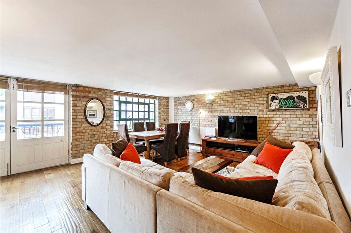 2 Bedroom Flat For Sale In Merchant Court, Wapping Wall, London, E1W