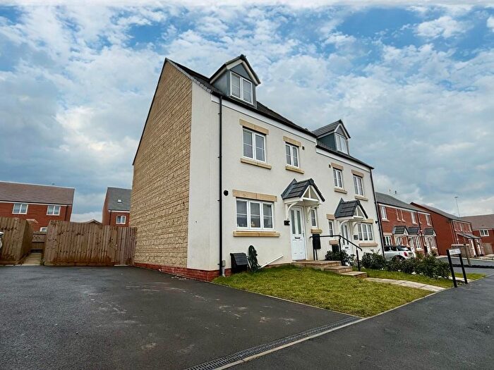 4 Bedroom Property For Sale In Hammond Close, Weldon, Corby, NN17