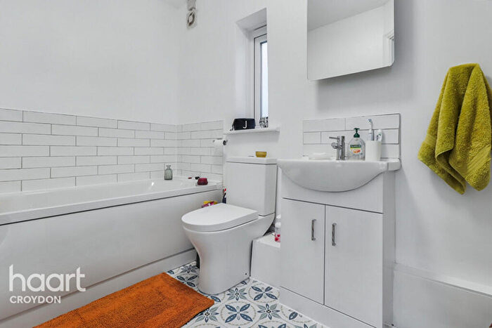 1 Bedroom Flat For Sale In Selsdon Road, South Croydon, CR2