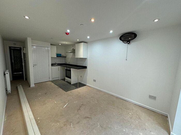 Studio To Rent In Temple Bar, Willenhall, WV13