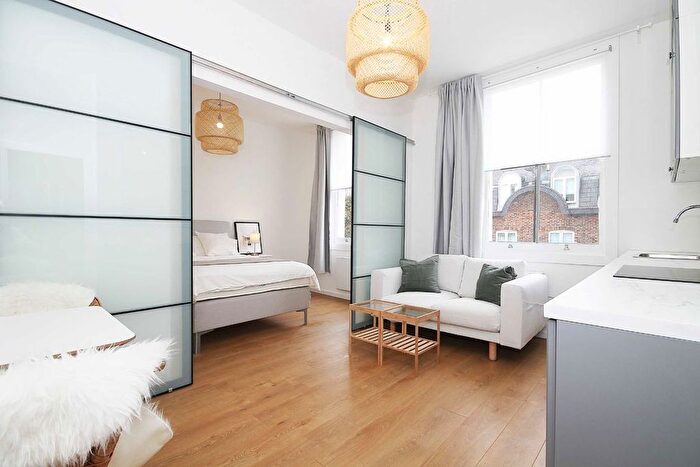 1 Bedroom Flat To Rent In Moore Park Road, Fulham, SW6
