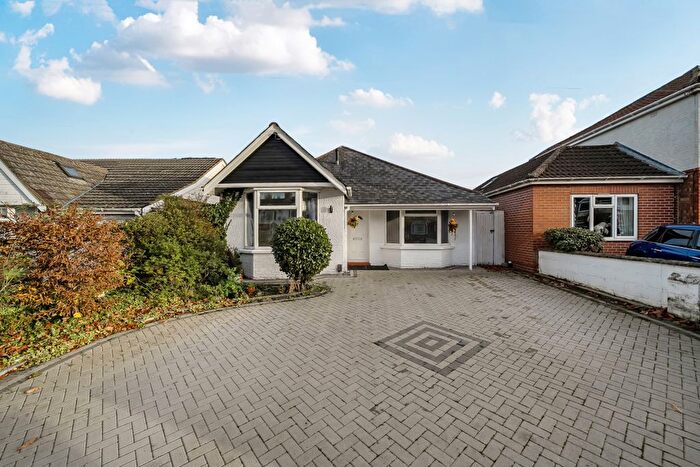 3 Bedroom Detached Bungalow For Sale In Drove Road, Swindon, SN1
