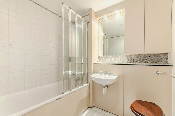 2 Bedroom Flat To Rent In Cromwell Road, South Kensington, London, SW7
