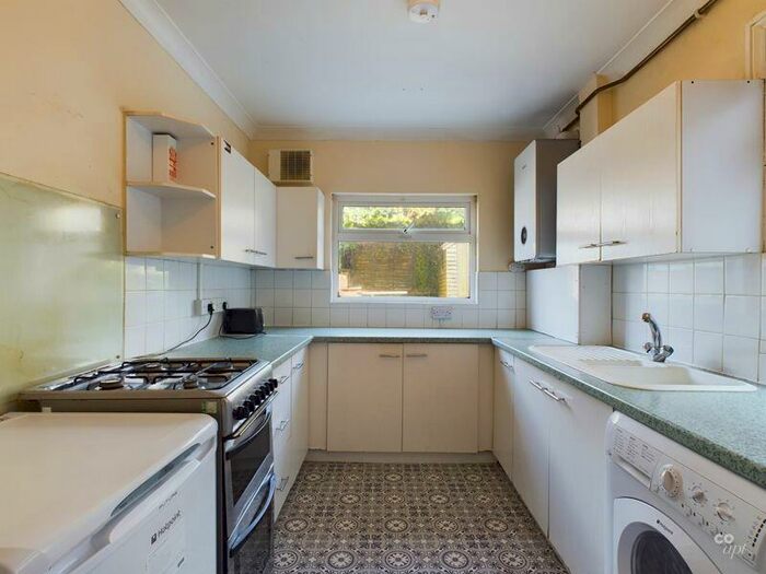 4 Bedroom House Of Multiple Occupation To Rent In Totland Road, Brighton, BN2