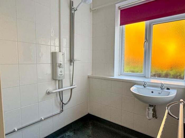 2 Bedroom Flat For Sale In Limmer Lane, Felpham Village, PO22