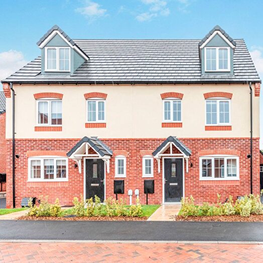 4 Bedroom Property To Rent In Mark Anthony Close, Nuneaton, CV11