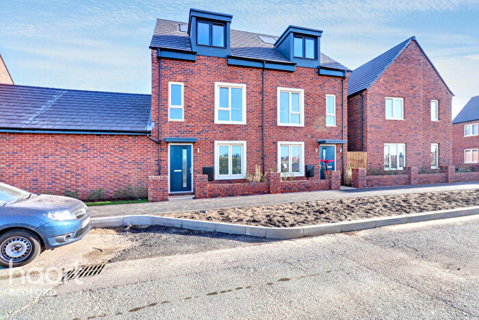 3 Bedroom Semi-Detached House To Rent In Fisherswood Road, Bedford, MK42