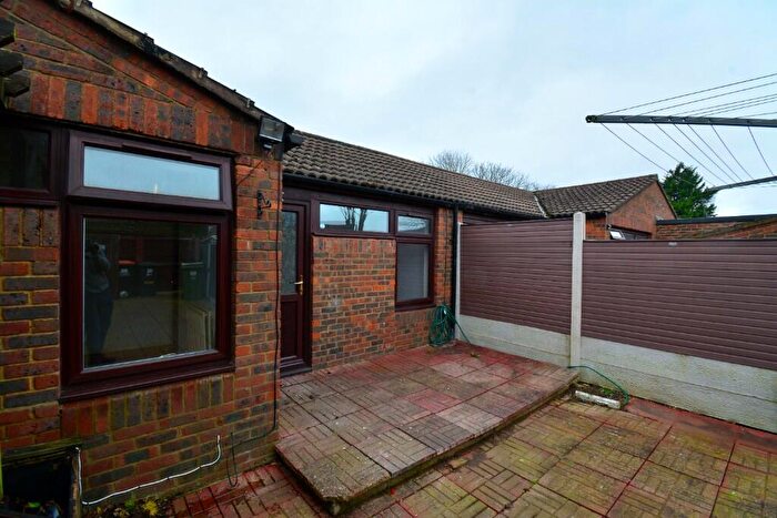 3 Bedroom Terraced House To Rent In Westminster Gardens, LU5