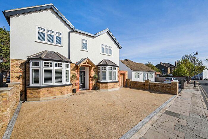 5 Bedroom Detached House For Sale In Red House Lane, Bexleyheath, DA6