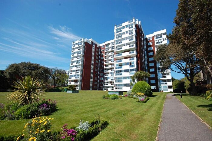 2 Bedroom Apartment For Sale In Grove Road, Bournemouth, Dorset, BH1