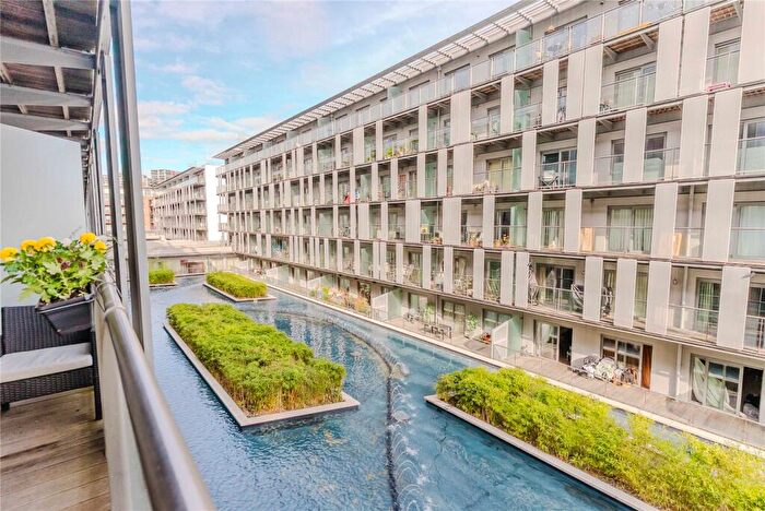 1 Bedroom Apartment For Sale In Royal Carriage Mews, Woolwich, SE18