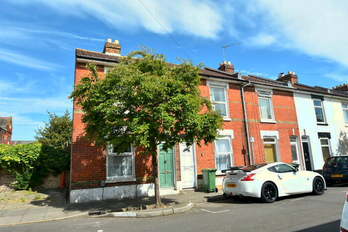 4 Bedroom Terraced House To Rent In Eton Road. Southsea, PO5