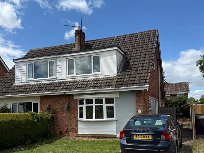 3 Bedroom House To Rent In Oakleigh Close, Raunds, Wellingborough, NN9