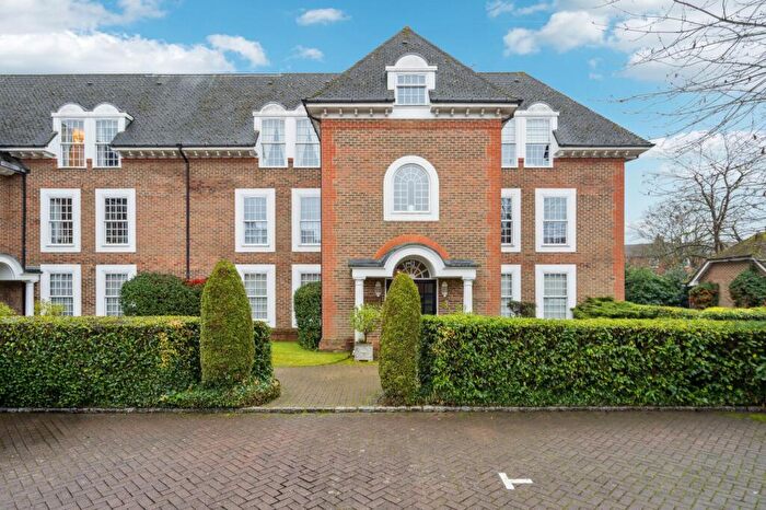 2 Bedroom Flat For Sale In Crossways, Beaconsfield, HP9