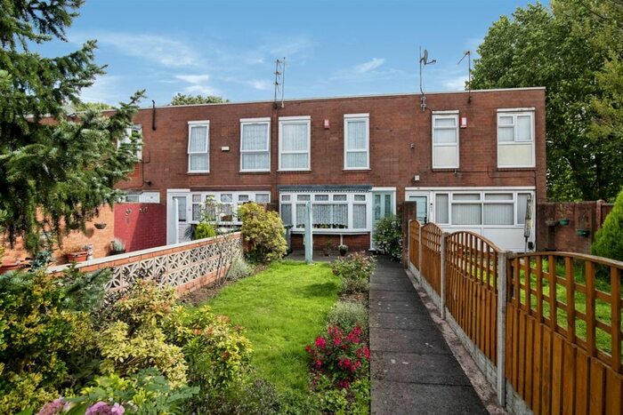 3 Bedroom Property To Rent In Queens Close, Smethwick, B67