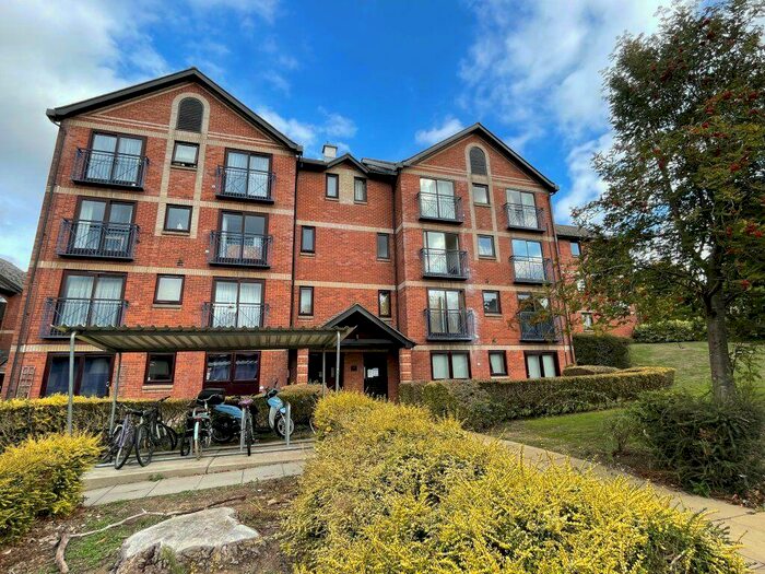 2 Bedroom Flat To Rent In North Station, CO1