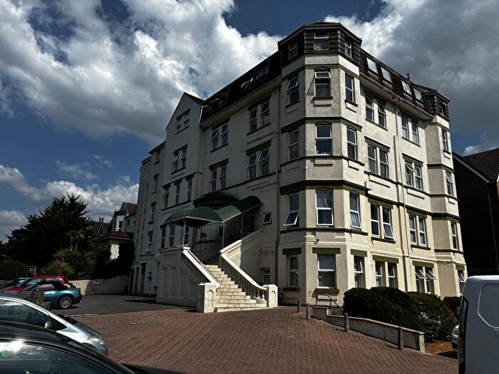 2 Bedroom Flat To Rent In Carlton Court, Christchurch Road, BH1
