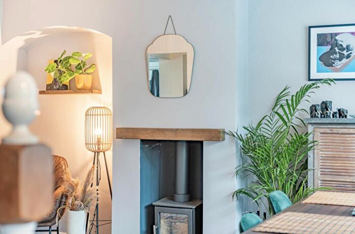 3 Bedroom Terraced House For Sale In Copse Road, Haslemere, GU27