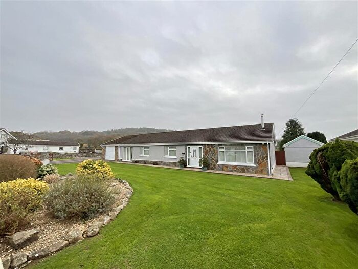 4 Bedroom Detached Bungalow For Sale In Derwydd Road, Llandybie, Ammanford, SA18