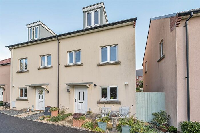 3 Bedroom End Of Terrace House For Sale In Dukes Way, Axminster, EX13